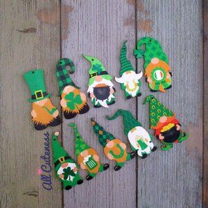 (NWOT) St. Patrick's Day Wooden Gnomes Ornaments Decorations